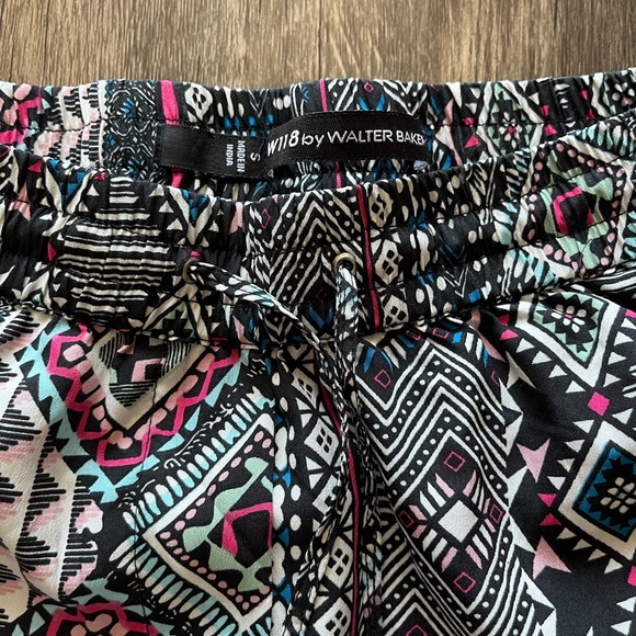 W118 by Walter Baker Thin Patterned Pants Sz S - Picture 4 of 4